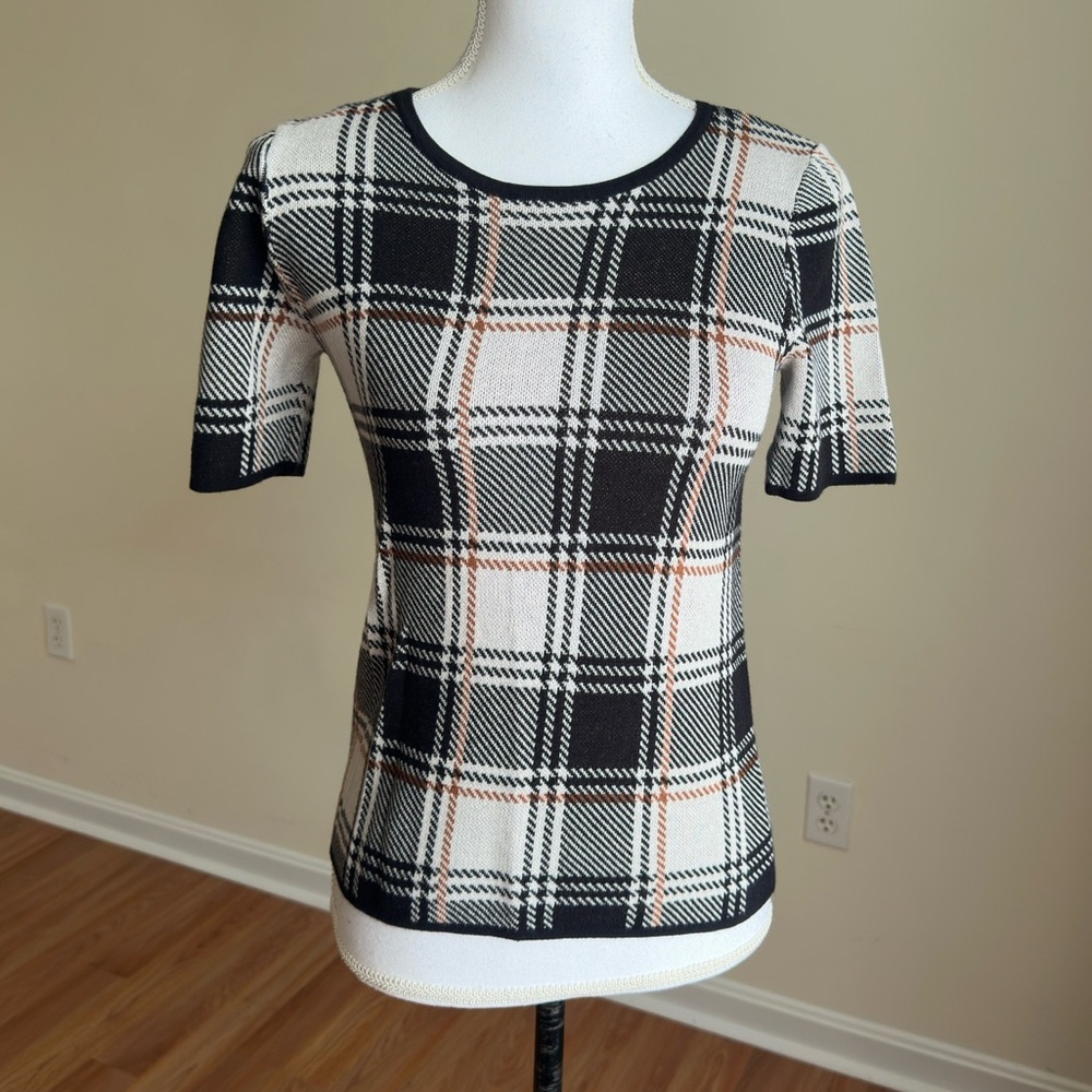 Ann Taylor Black and White Fitted Short Sleeve Tee Sz XS